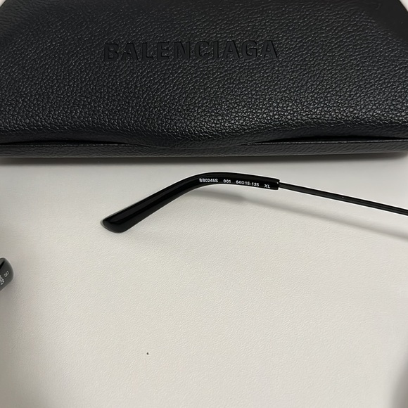 Balenciaga oval sunglasses - Picture 3 of 5